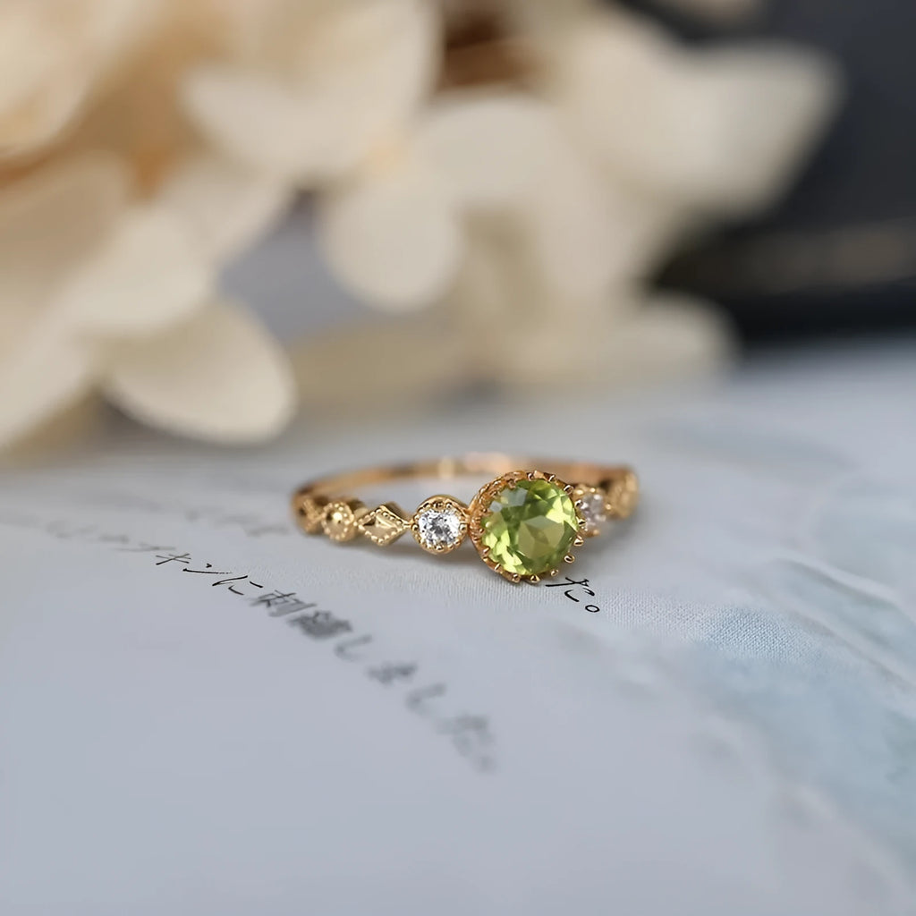 Geometric quadrilateral copper ring with Japanese-style retro artistic design in imitation peridot colour