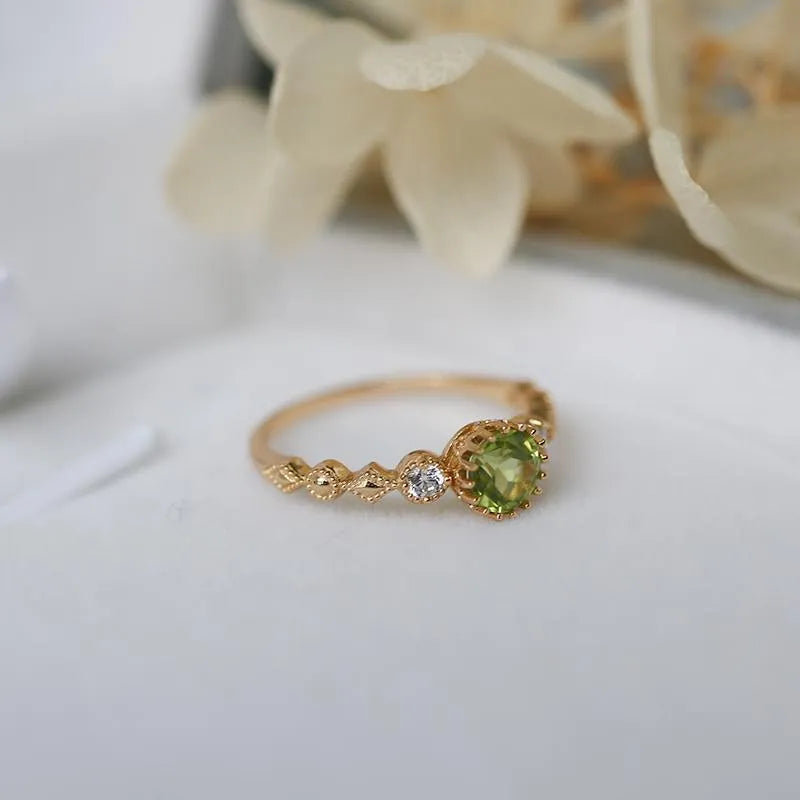 Geometric quadrilateral copper ring with Japanese-style retro artistic design in imitation peridot colour