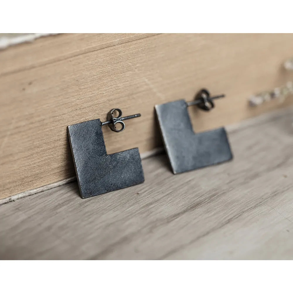 925 sterling silver oxidised black geometric square earrings with minimalist cold wind style