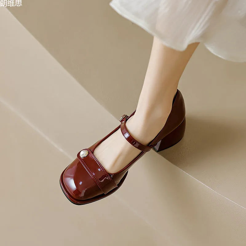 Women's chunky heel ankle strap pumps with buckle fastening in patent leather, square toe design