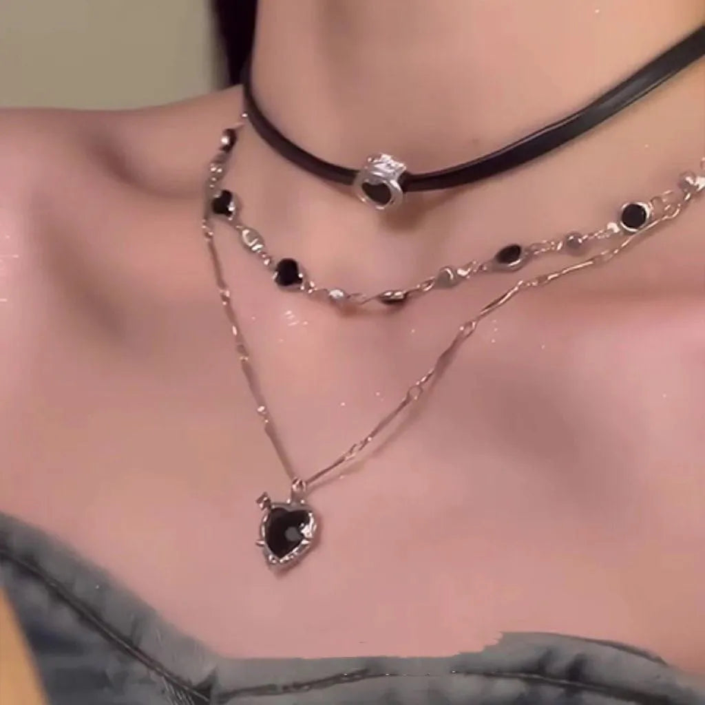Women's multi-layer necklace with leather heart pendant, alloy chain and artificial crystal elements