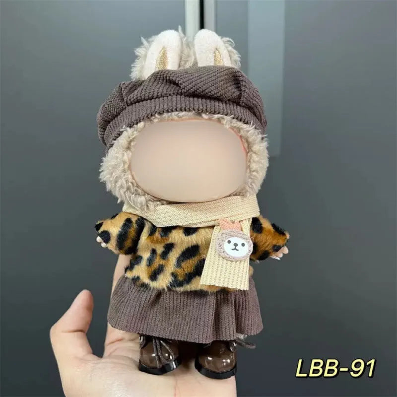 Plastic doll clothes costume for a 17cm high vinyl figurine