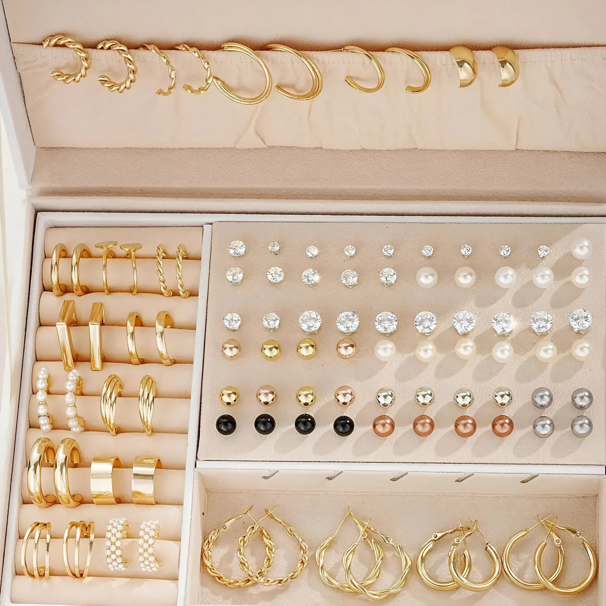108 geometric pearl earrings in gold and yellow electroplated alloy colours