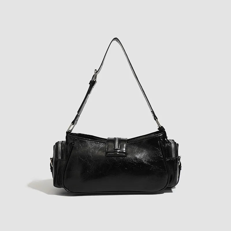 Black retro dumpling-shaped women's handbag made from oil wax leather with phone pocket and organisational compartments