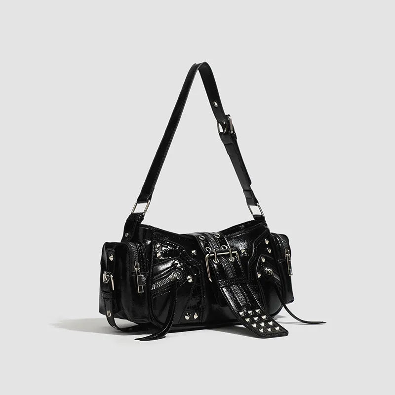 Black retro dumpling-shaped women's handbag made from oil wax leather with phone pocket and organisational compartments
