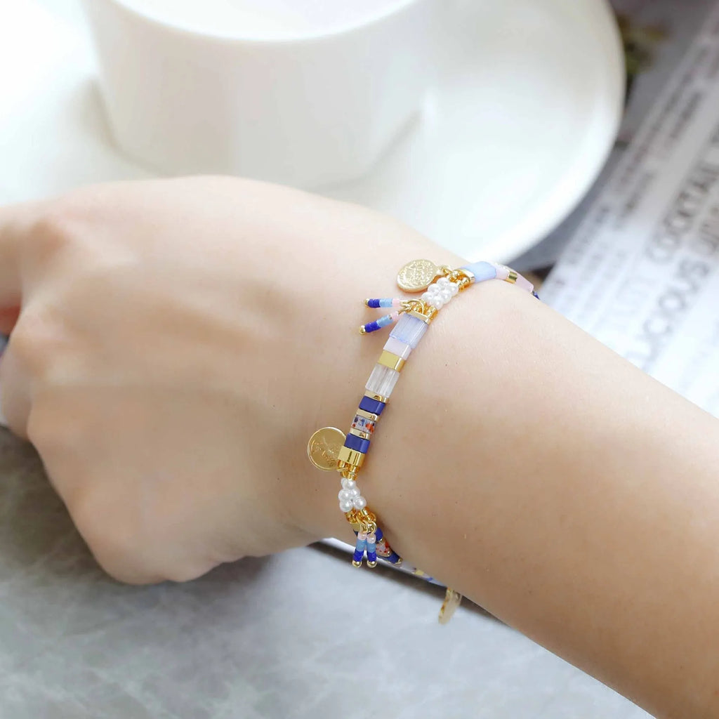Women's handcrafted imitation pearl bracelet with glass coloured beads in European-American design