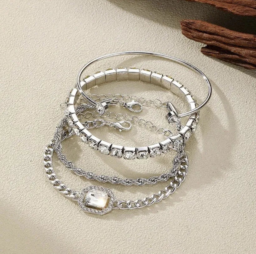 Geometric retro alloy jewellery four-piece set in gold or silver colour with square diamond designs