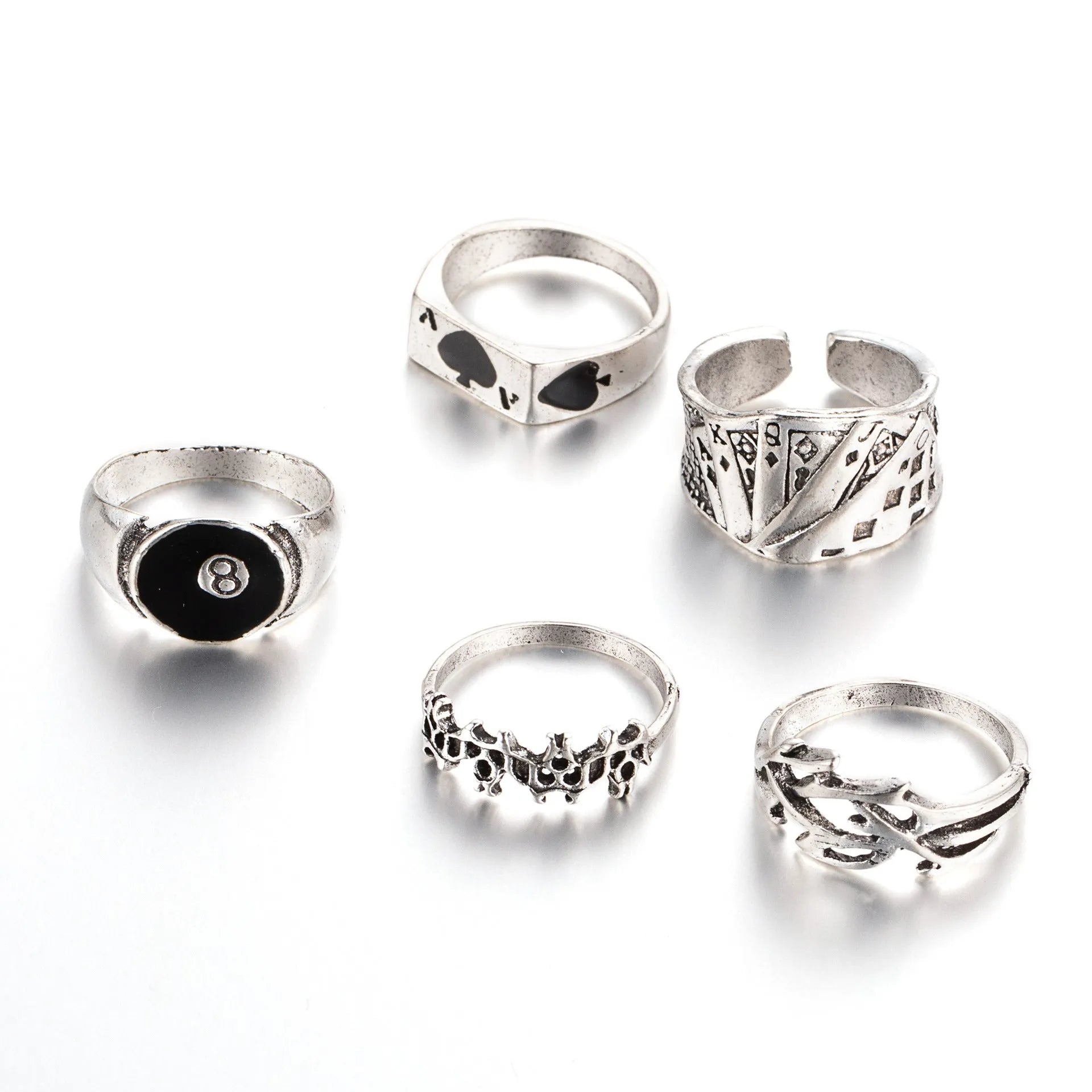 Black alloy ring with retro spade poker card design for female collectors