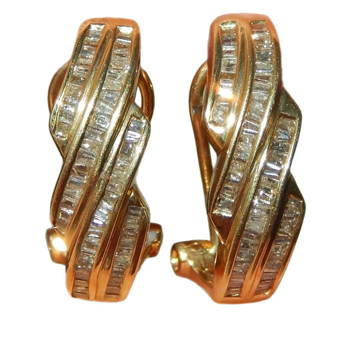 Gold geometric earrings with round elements, copper retro creative jewellery for unisex fashion wear