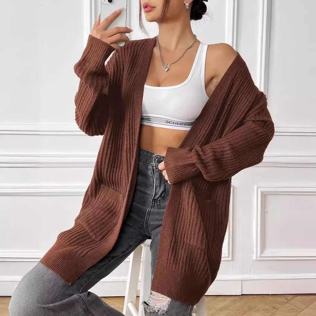 Women's dark green acrylic cardigan with double pockets and regular sleeves