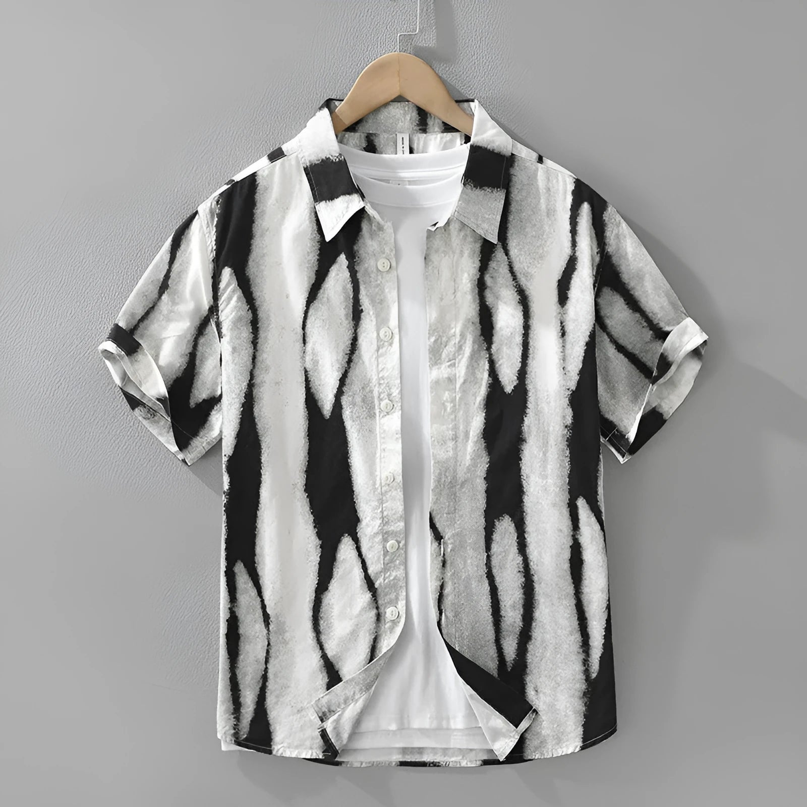Retro striped pure cotton short sleeve shirt in loose cardigan style