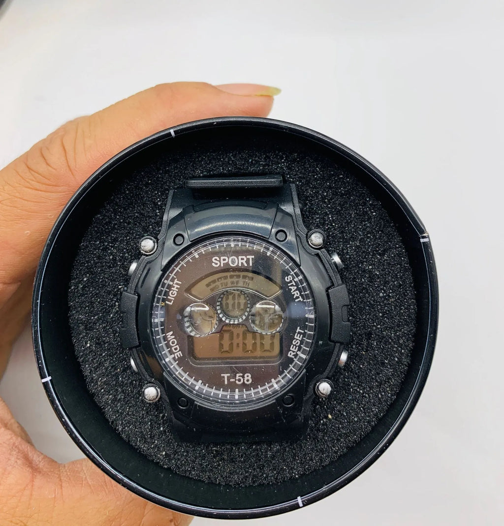 Digital children's waterproof watch with silicone strap and plastic case