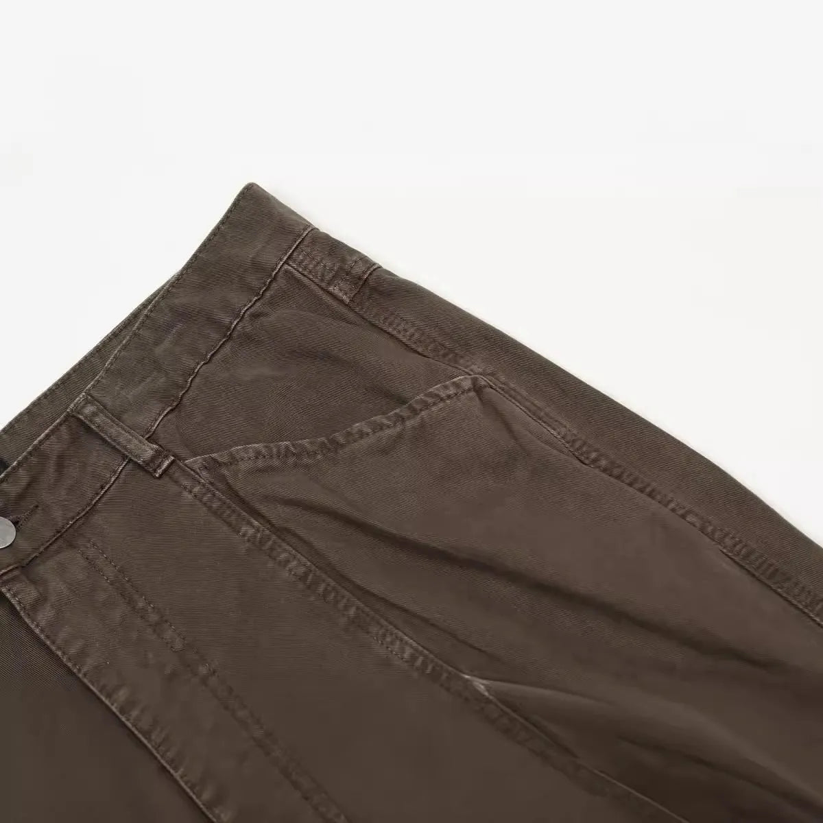 Men's brown straight leg cotton trousers with high waist and non-ironing fabric