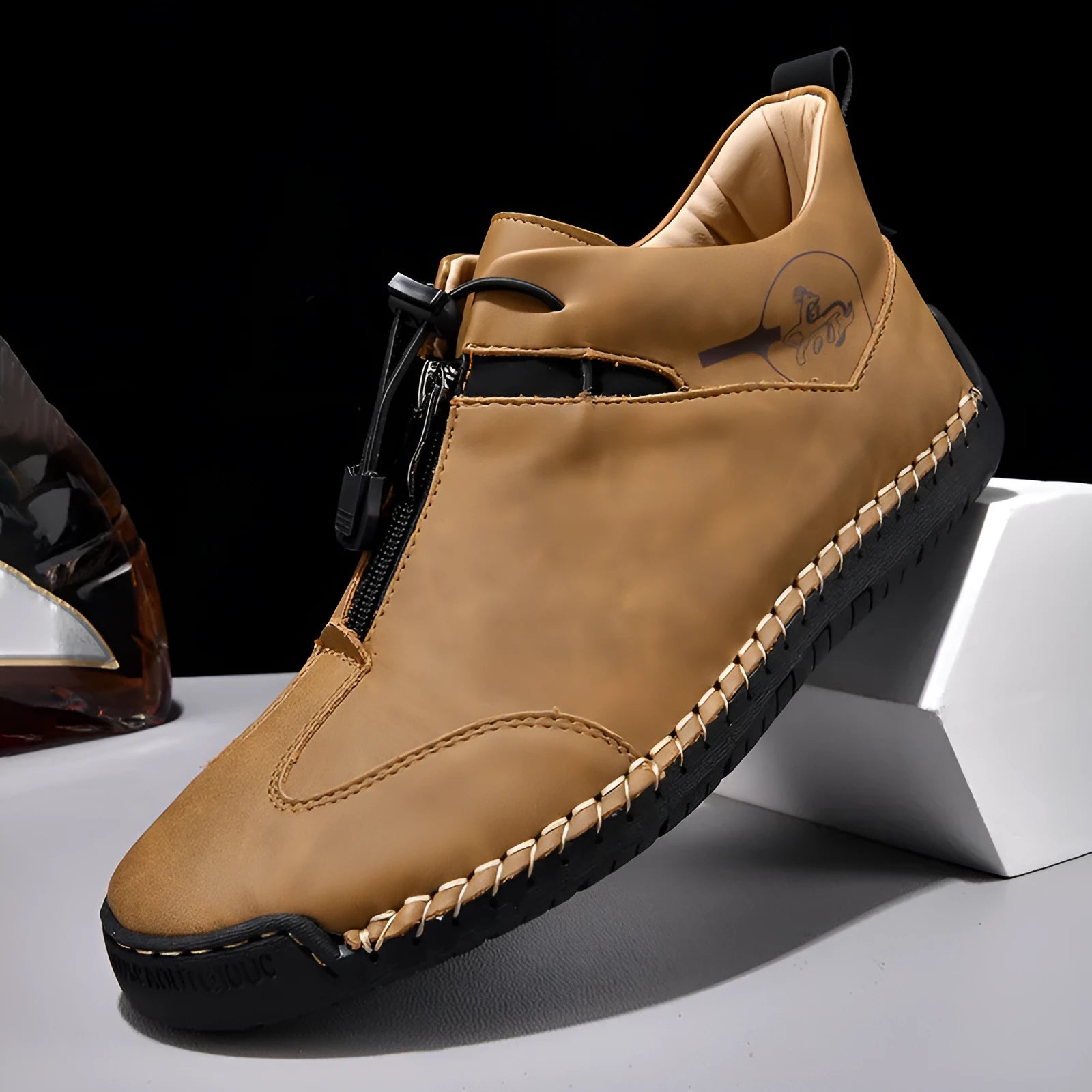 Men's casual leather shoes with round toe and 3-5cm heel in black, blue, green, or khaki