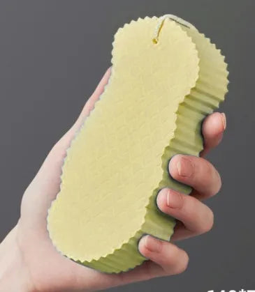 3D fish scale pattern bath sponge in white, grey, pink or light blue colours for gentle body exfoliation
