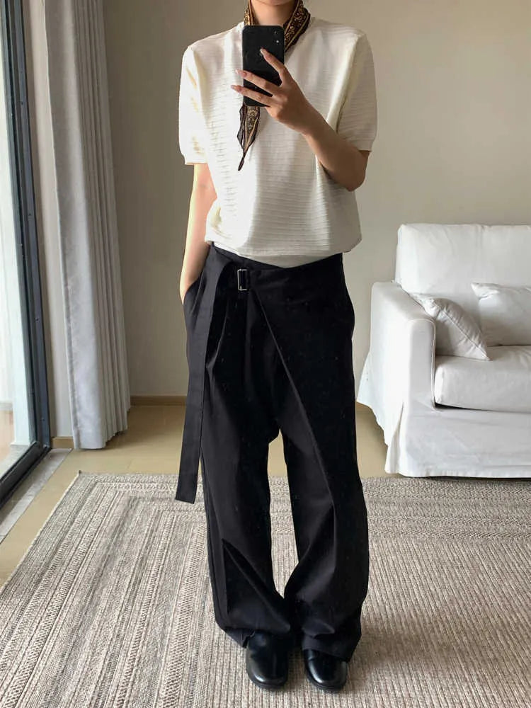 Black loose cut straight-leg trousers with adjustable waist in Tencel-cotton fabric