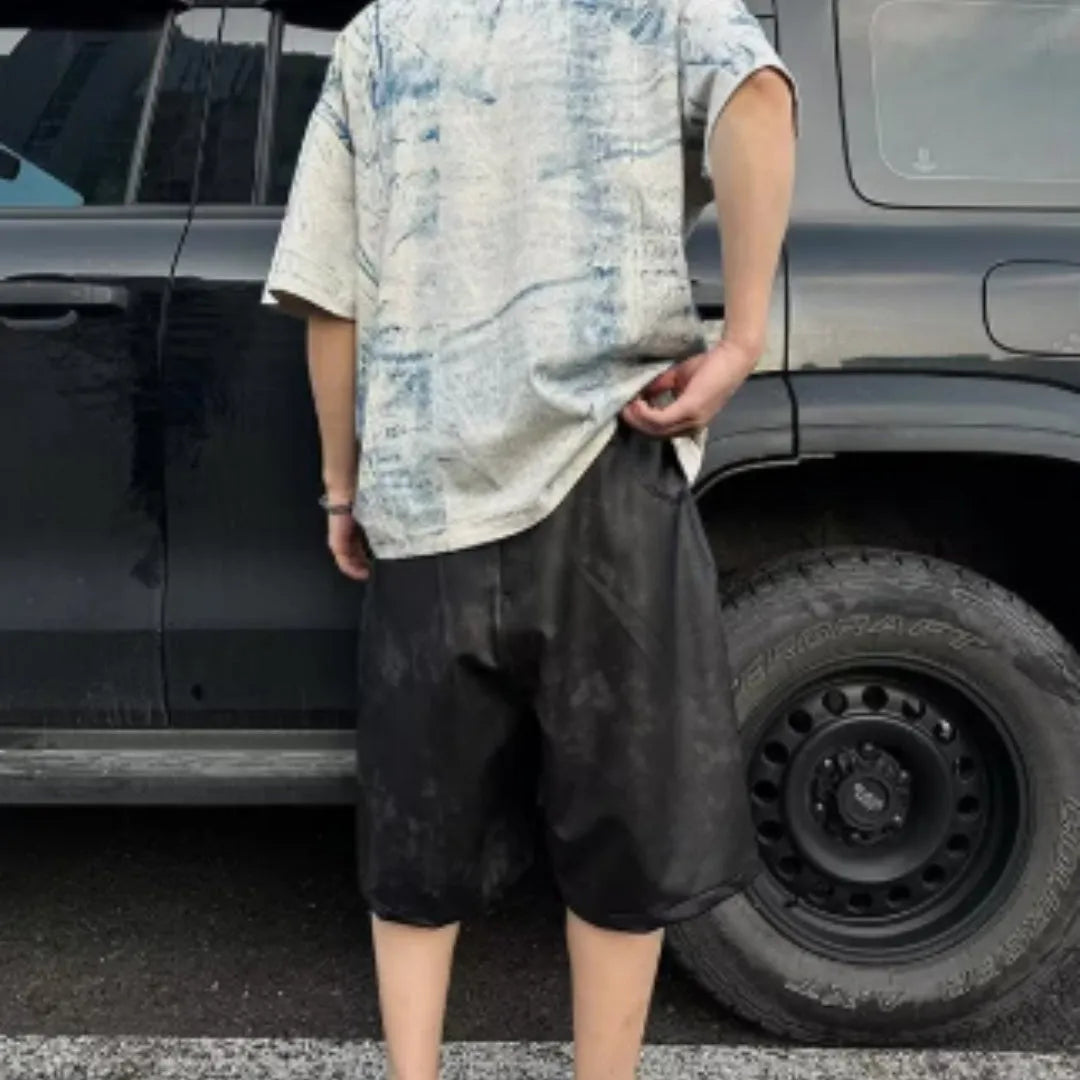 Korean style loose fit solid colour t-shirt with short sleeves and round neck.