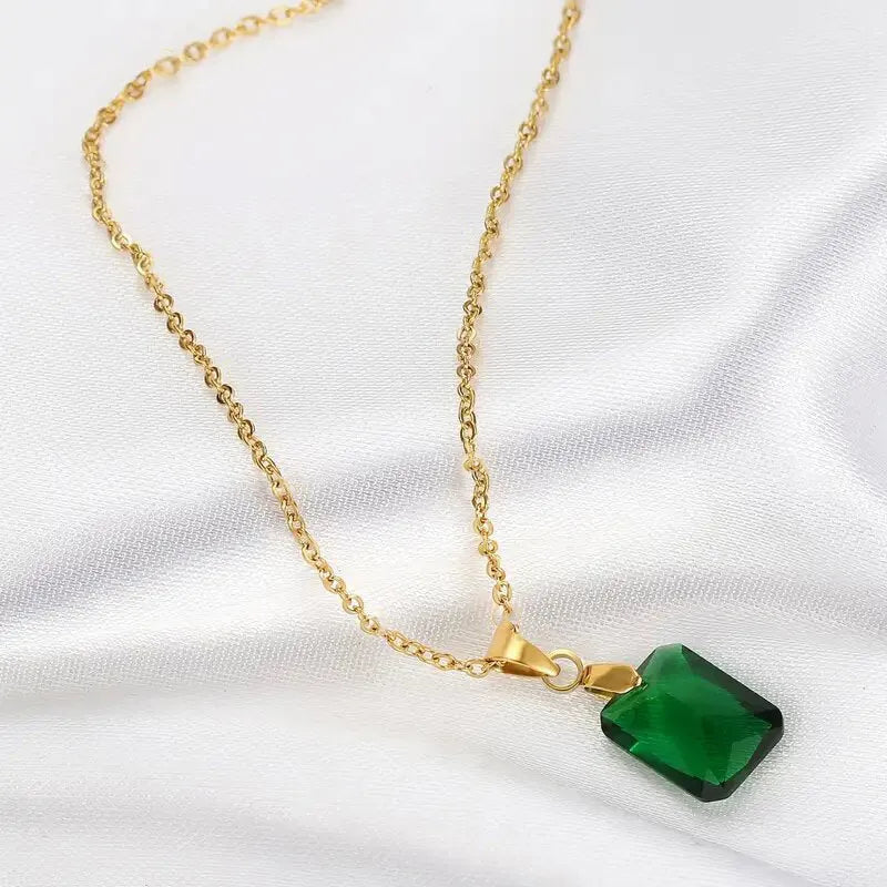 Copper rectangular geometric necklace with quadrilateral pendant on O-ring chain in green colour