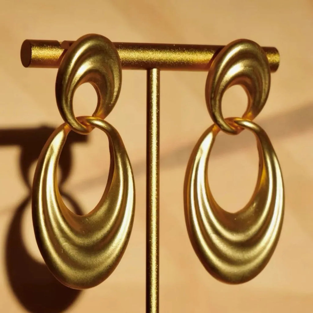 Women's double circle earrings in quicksand colour with French retro styling and copper construction