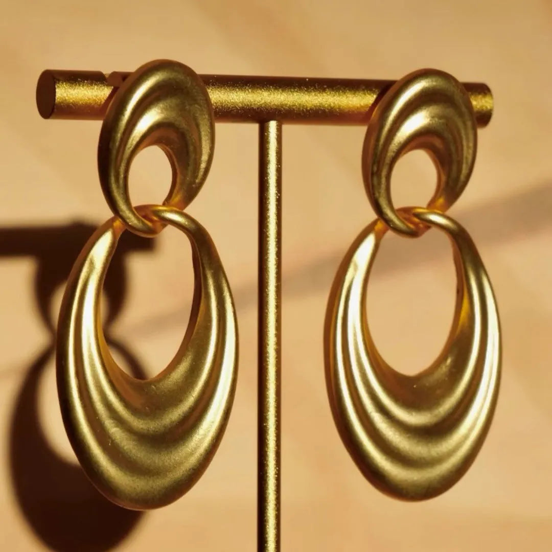 Women's double circle earrings in quicksand colour with French retro styling and copper construction