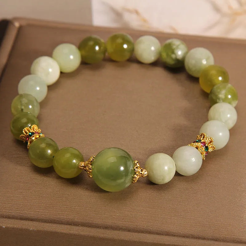 Women's bracelet in Xiuyan jade green colour with original light luxury sweet Mori style design