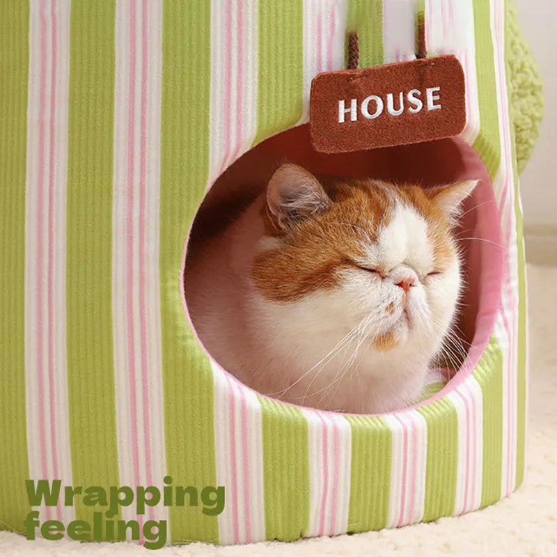 Green cauliflower-shaped enclosed indoor house for a cat or small dog