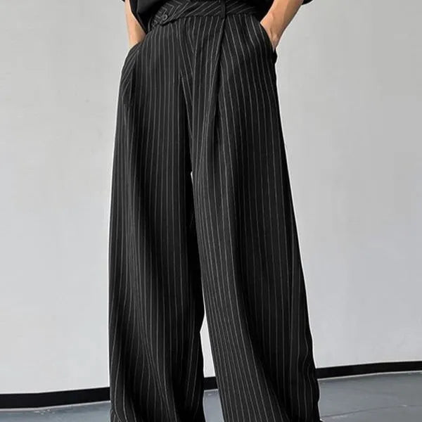 Black men's vertical striped pleated casual trousers with elastic waist