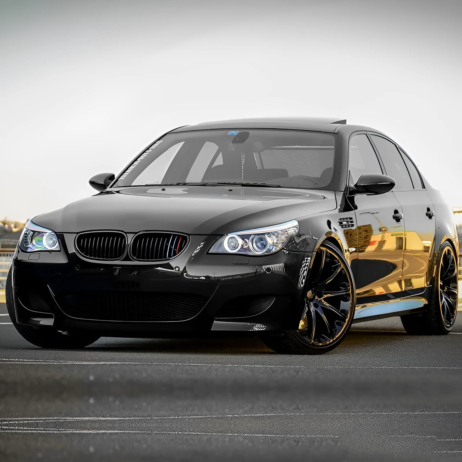 Pair of ABS carbon fibre texture front grilles for BMW 5-Series E39 E60 E66 models.