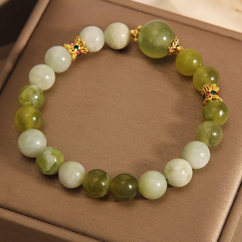 Women's bracelet in Xiuyan jade green colour with original light luxury sweet Mori style design