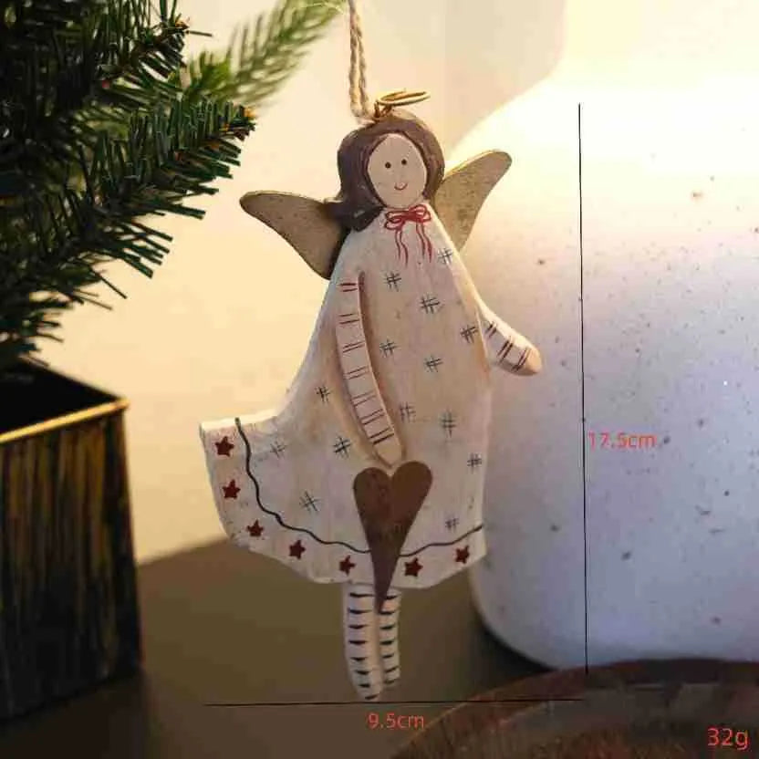 Hand-painted wooden door pendant with carved love heart design in American country style.