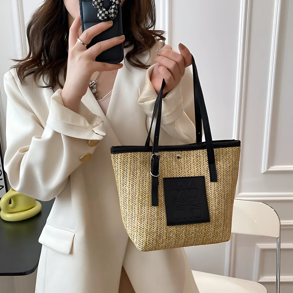 Women's straw woven shoulder bag with European retro style and three-dimensional pocket