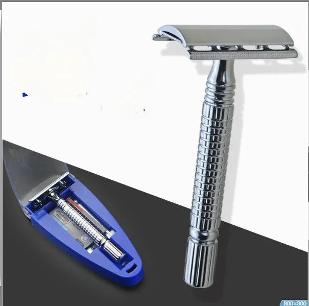 Double-edged safety razor with butterfly-opening head and chrome-plated handle in storage box