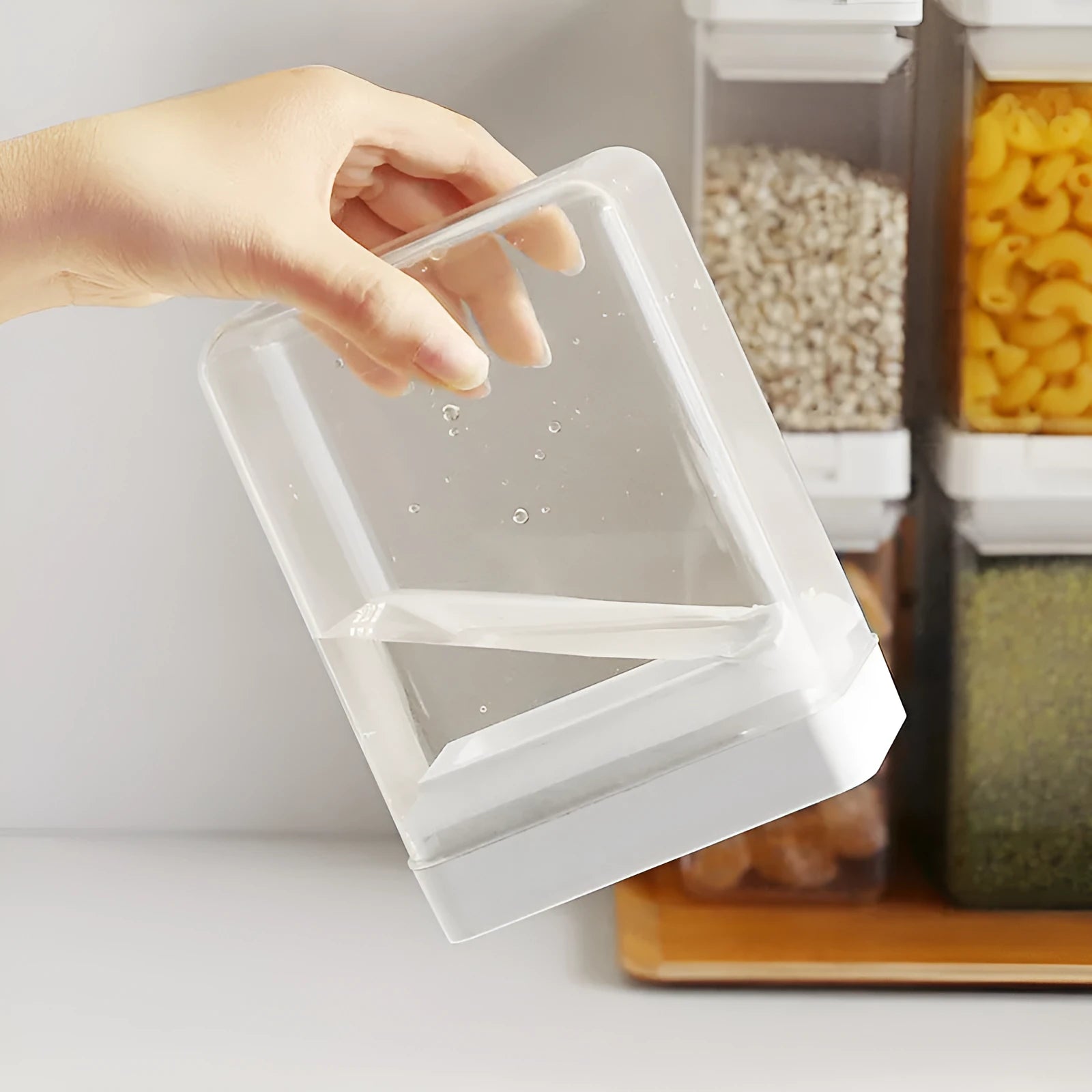 White transparent 400ml grain storage container with Japanese-style design