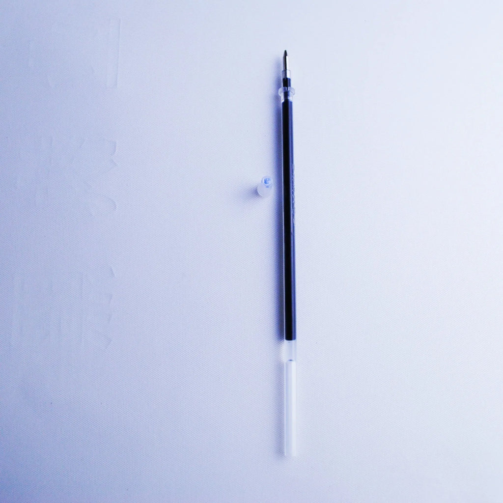 Automatic fading pen core set with 0.5mm tip and blue refills