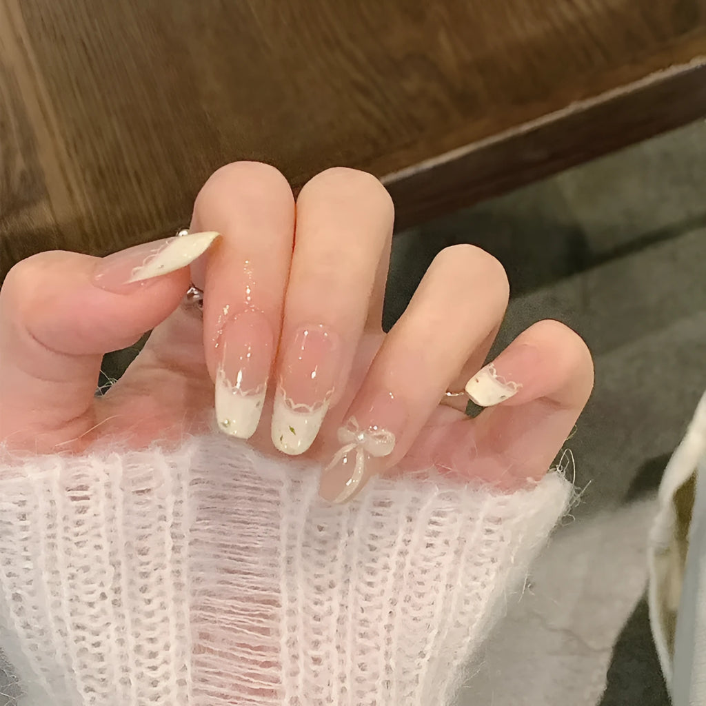Sweet Girl fake nails in assorted colours with classic round shape for short natural nails
