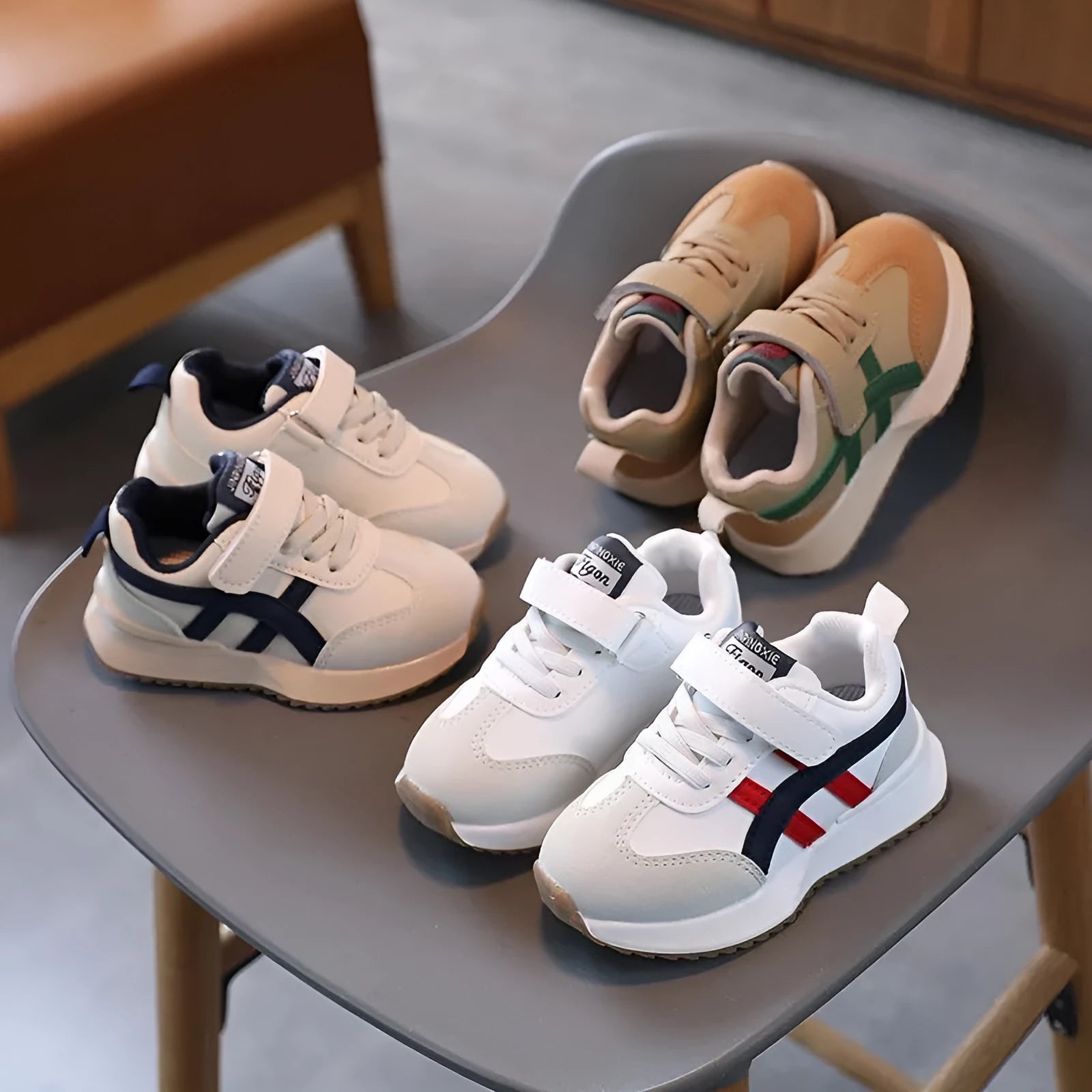Children's casual sneakers with Velcro fastening in white, beige, or khaki synthetic leather with rubber soles