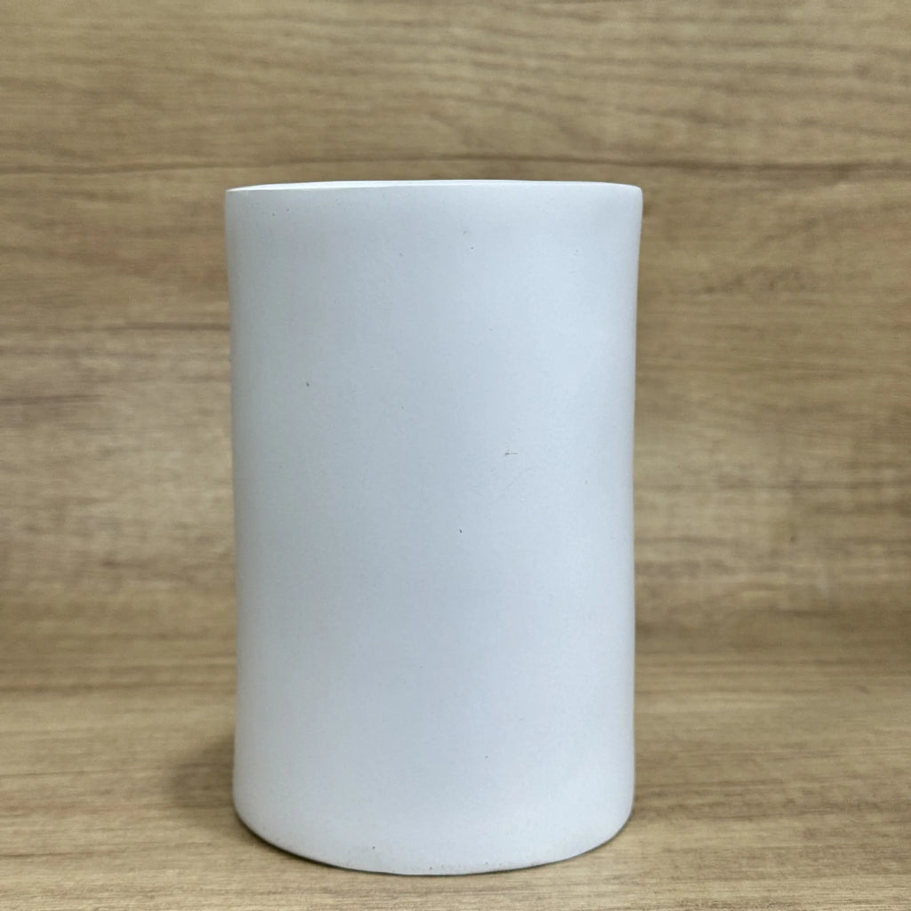 Colourful American-style resin tissue box holder desktop ornament measuring 8.5 by 14.6 centimetres.