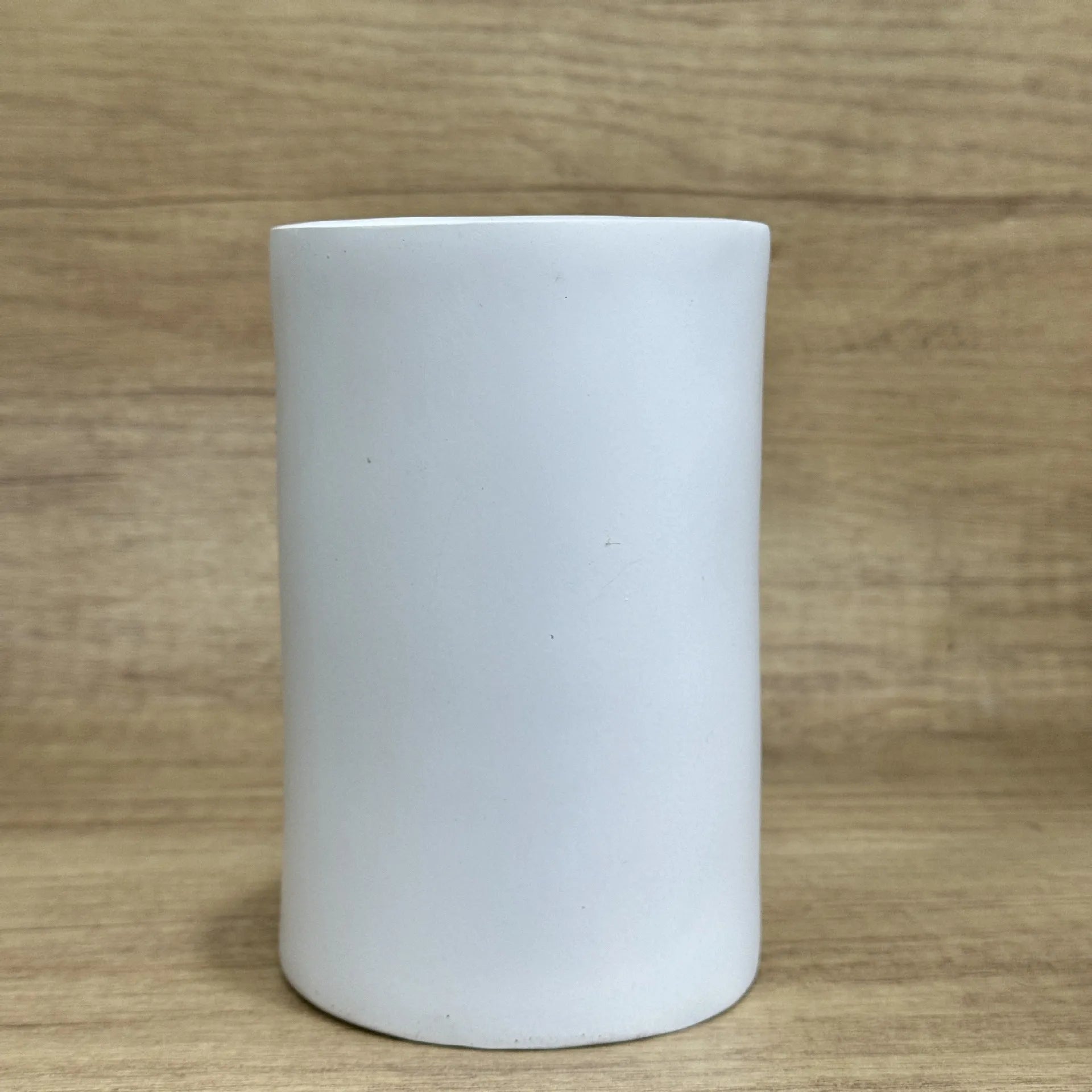 Colourful American-style resin tissue box holder desktop ornament measuring 8.5 by 14.6 centimetres.