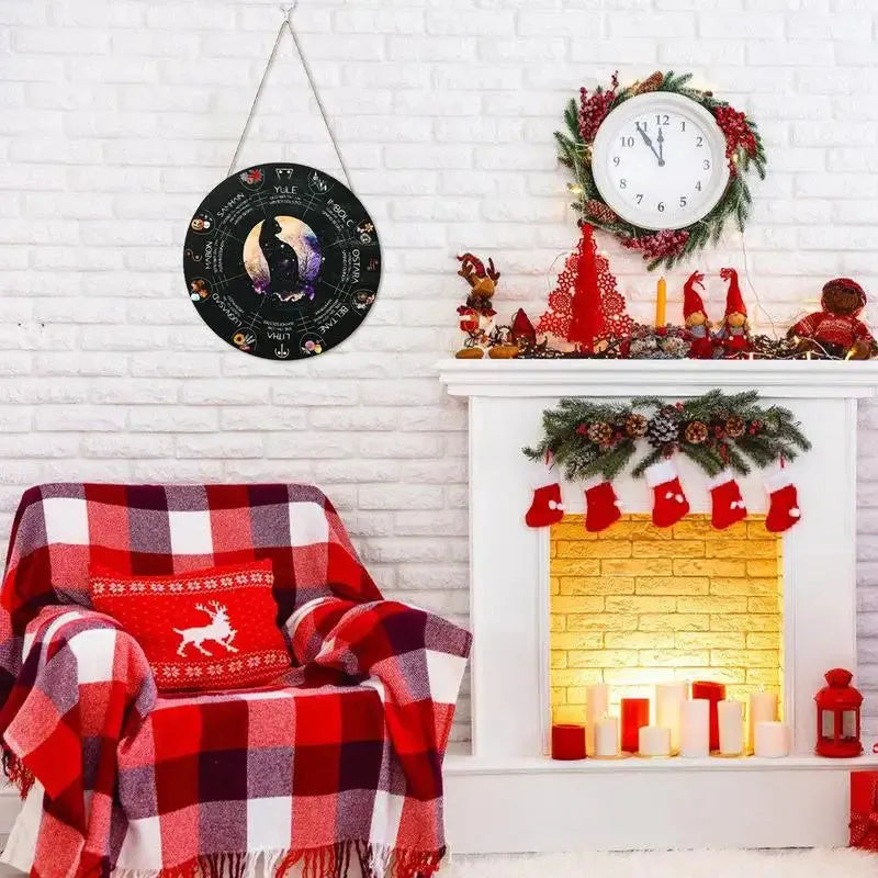 Wooden holiday decorative pendant with American folk art designs