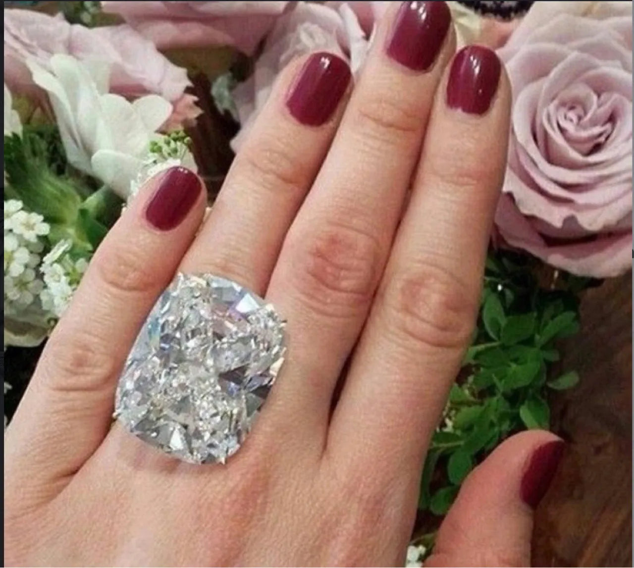 Women's simple inlaid white square diamond alloy ring with geometric design in white gold colour