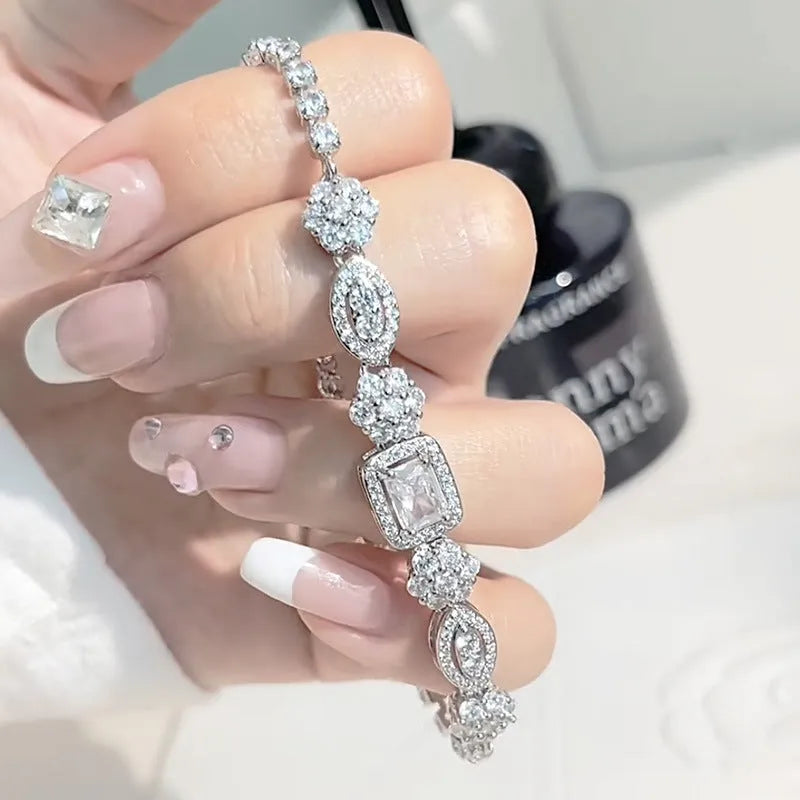 Women's S925 sterling silver-plated bracelet with zircon stones in geometry design