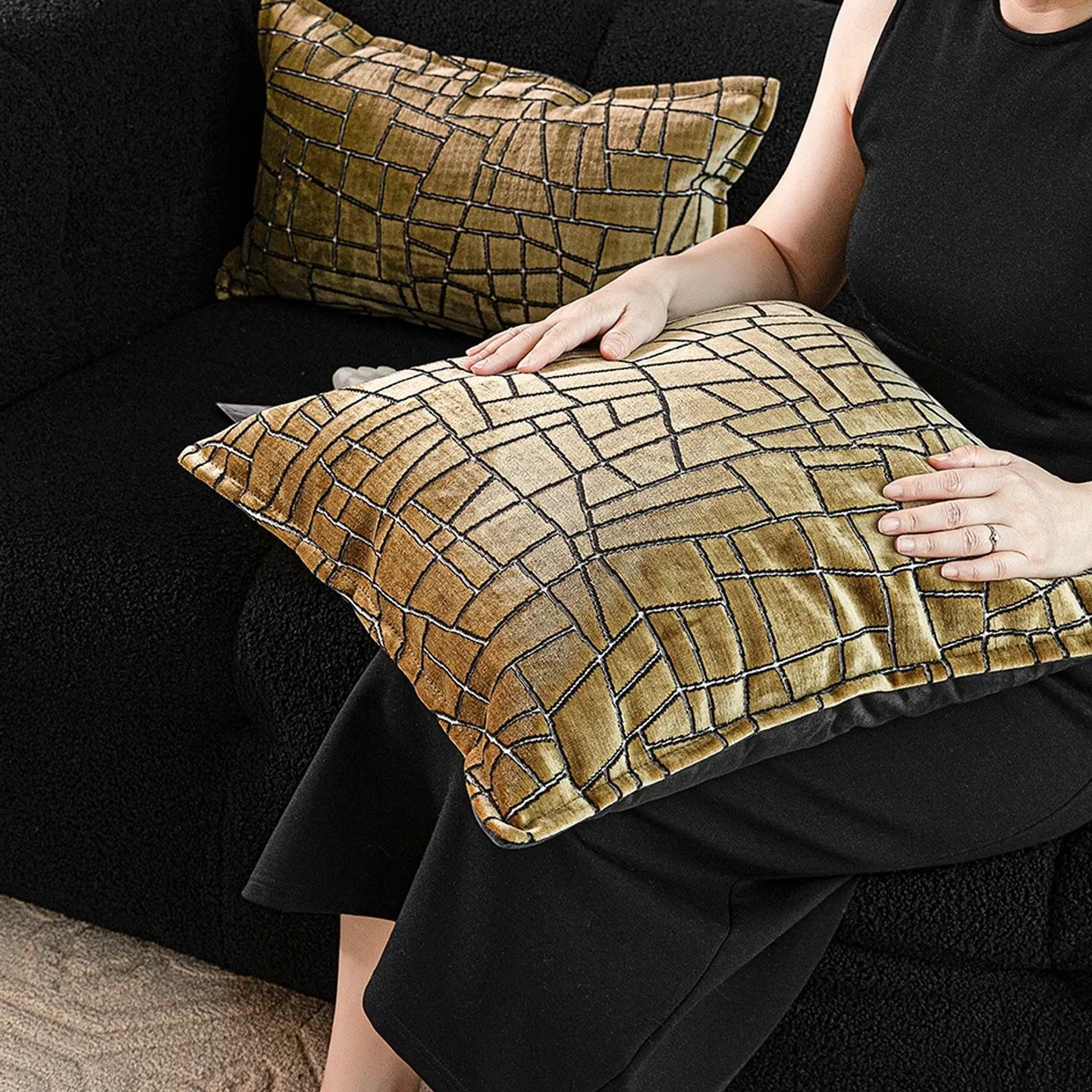 Tuhao gold geometric abstract velvet pillowcase in 30x50cm, 45x45cm, and 50x50cm sizes for modern home decor