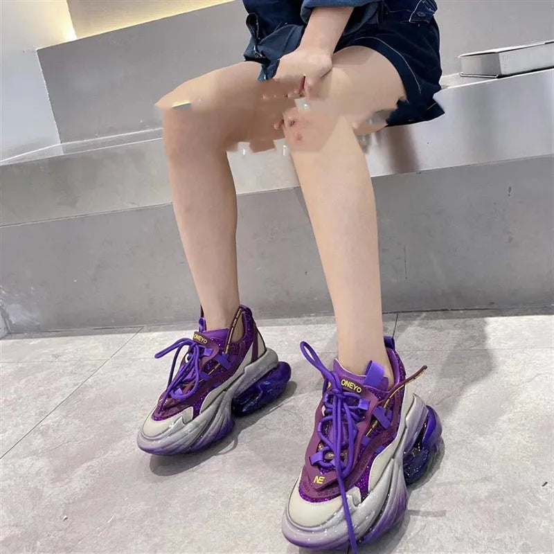 Women's leather sports shoes with thick jelly sole and cross-tie laces in multiple colours