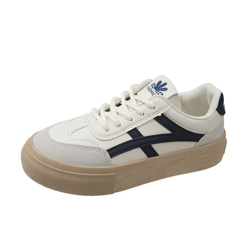 Low top casual board shoes in blue or brown with artificial PU upper and rubber sole