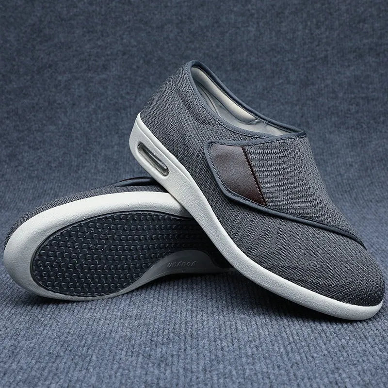 Beige widening leisure shoes with Velcro fastening and a round toe