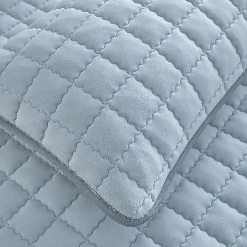 Class A maternal and child grade waterproof fitted sheet in blue colour with quilted edging