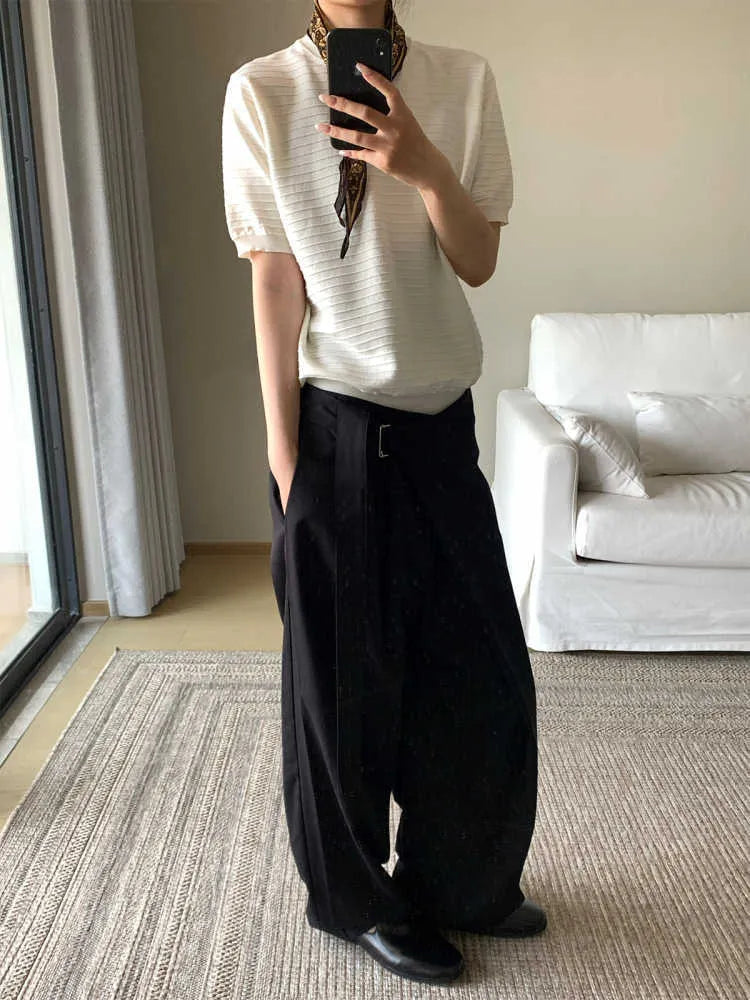 Black loose cut straight-leg trousers with adjustable waist in Tencel-cotton fabric