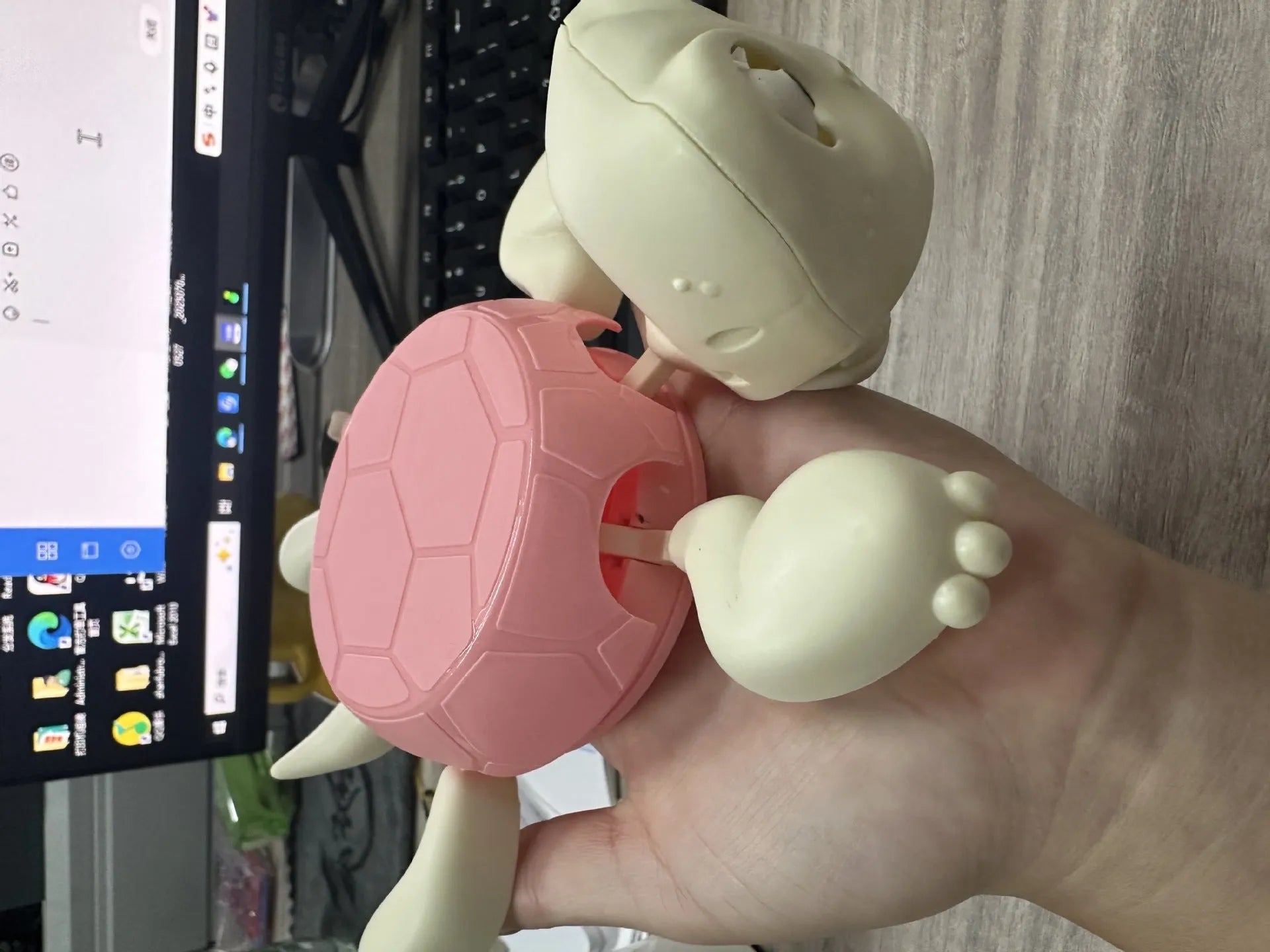 ABS plastic turtle design coaster in light green colour for heat insulation