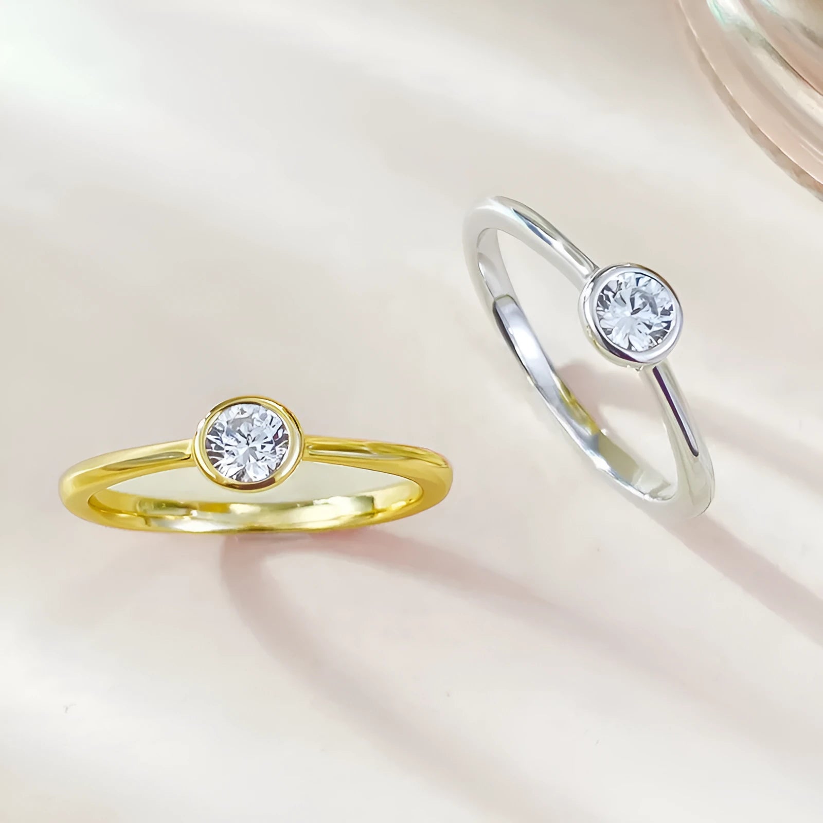 Minimalist crown-shaped silver ring with linear detailing in platinum or gold finish