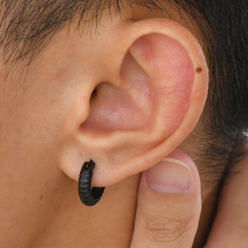 Stainless steel snake pattern hip hop ear rings in black and gold options for pierced ears